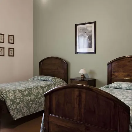 Tenuta Di Colle Alberti Agriturismo *