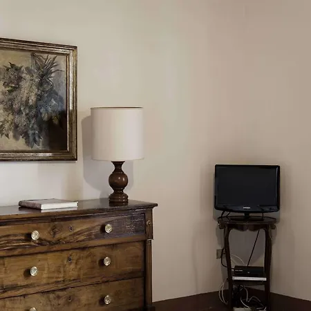 Tenuta Di Colle Alberti Agriturismo * سيريتو غيدي