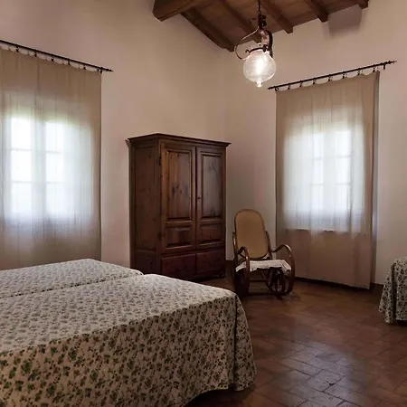 Tenuta Di Colle Alberti Agriturismo مزرعة للإقامة *