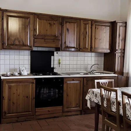 مزرعة للإقامة Tenuta Di Colle Alberti Agriturismo سيريتو غيدي