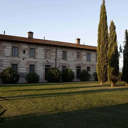 Tenuta Di Colle Alberti Agriturismo *