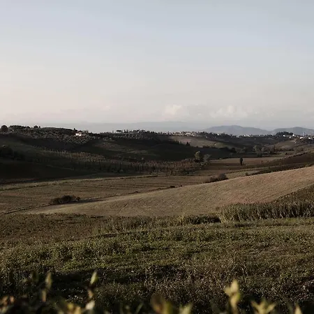 مزرعة للإقامة Tenuta Di Colle Alberti Agriturismo سيريتو غيدي