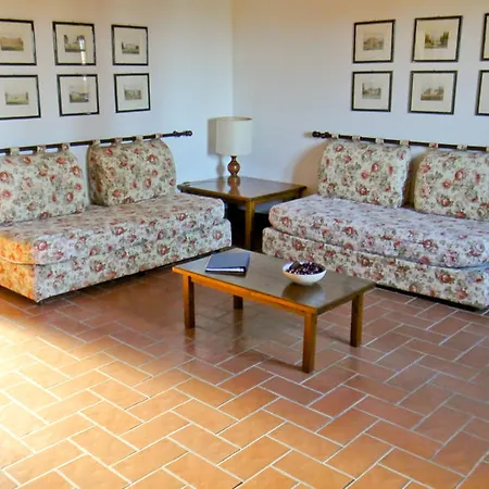 Tenuta Di Colle Alberti Agriturismo *