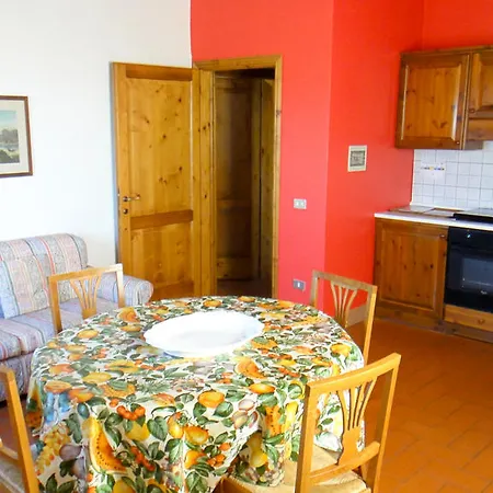 Tenuta Di Colle Alberti Agriturismo *