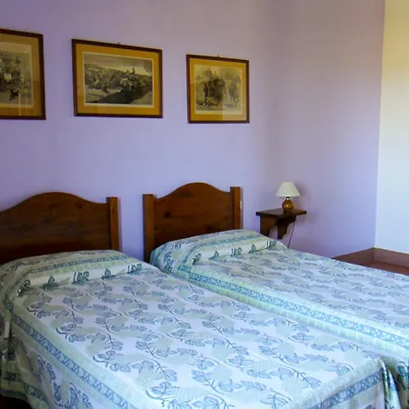 Tenuta Di Colle Alberti Agriturismo مزرعة للإقامة *