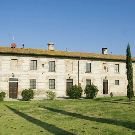 Tenuta Di Colle Alberti Agriturismo *