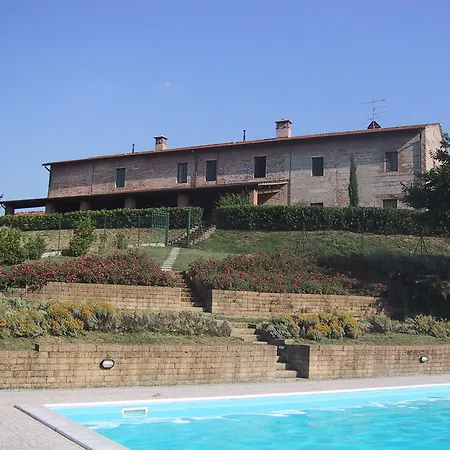 مزرعة للإقامة Tenuta Di Colle Alberti Agriturismo